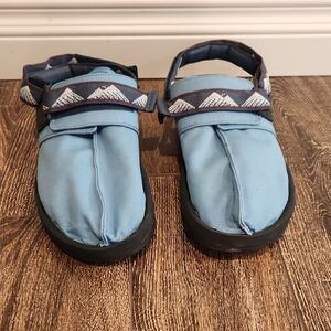 Reebok Mens Blue Sandals with Patterned Straps